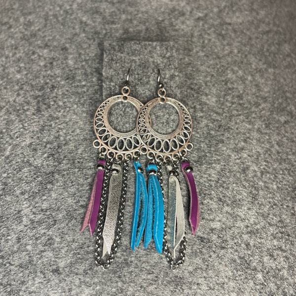 voimanainen keskitalven taikaa kahdeksan vuodenajan väreissä